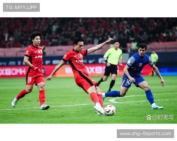 成都蓉城严鼎皓边路突破制造机会——风云际会，足球赛场的“突破神兵”