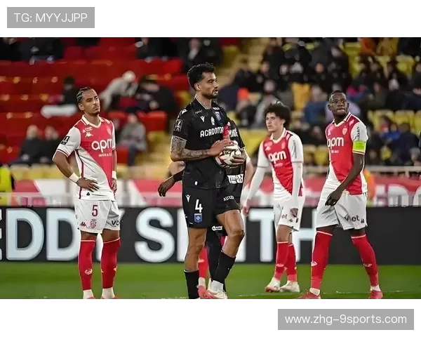 法甲冠军争夺，专家点评战术布局在比赛中的重要性，法甲战报