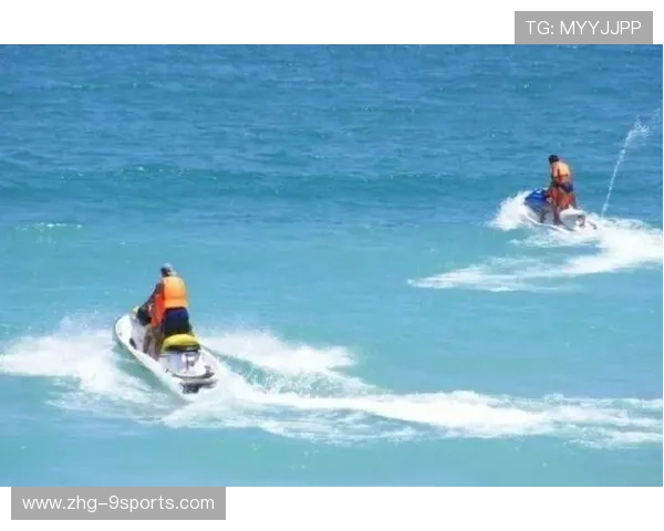 “快艇冲浪：东三叉湖赛场迎来最燃的水上竞速”